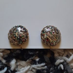 Vintage gold tone confetti clip on earrings